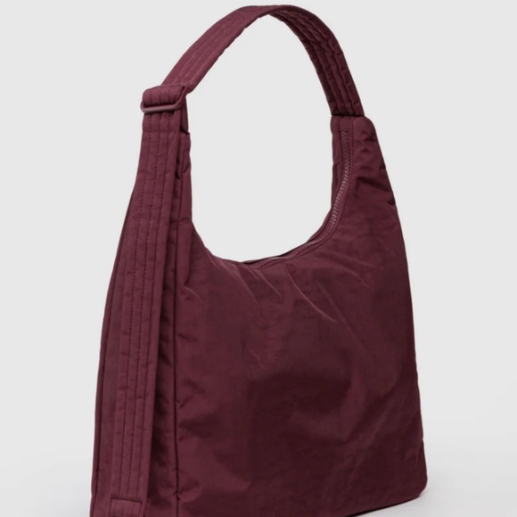 BAGGU Handbags - NWOT Baggu Nylon Shoulder Bag Mahagony